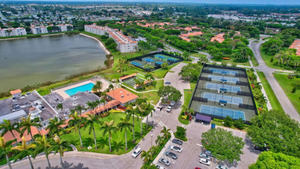 Huntington Pointe, 6248 Kings Gate Cir, Delray Beach, Florida 33484, image 3