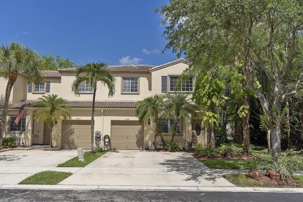 Lago Vista At Coconut Creek, 4776 Lago Vista Dr, Coconut Creek, Florida 33073, image 1