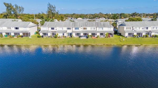 Banyan Oakridge, 3168 SW 49th St, Dania Beach, Florida 33312, image 3