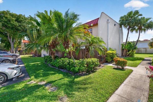 Seven Springs, 6351 Seven Springs Blvd #B, Greenacres, Florida 33463, image 2