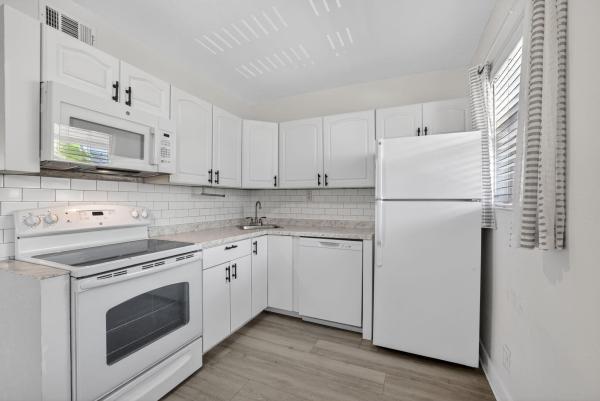 Wilton Commons, 2741 NE 8th Ave #15, Wilton Manors, Florida 33334, image 3