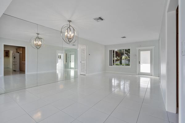 2475 NE 214th St, Aventura, Florida 33180, image 1