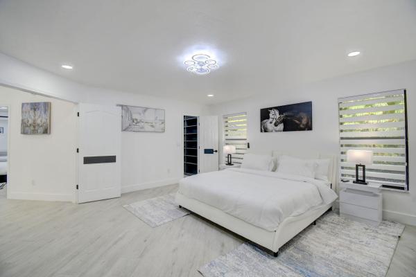 Pinewood Of Wellington, 13302 Doubletree Cir, Wellington, Florida 33414, image 1