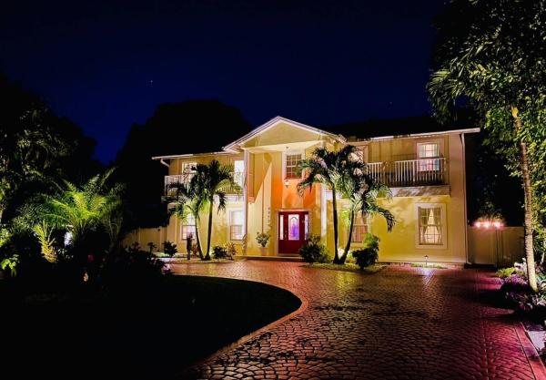 6850 Eastview Dr, Lake Worth, Florida 33462, image 2