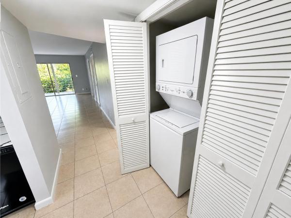 Crystal Greens North, 4321 NW 9th Ave #204, Deerfield Beach, Florida 33064, image 2