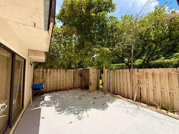 Forest Lakes Townhomes, 1684 Forest Lakes Cir #A, West Palm Beach, Florida 33406, image 2