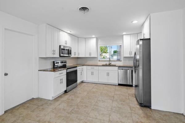 Deerfield Beach Gardens, 617 SE 8th Ave, Deerfield Beach, Florida 33441, image 2