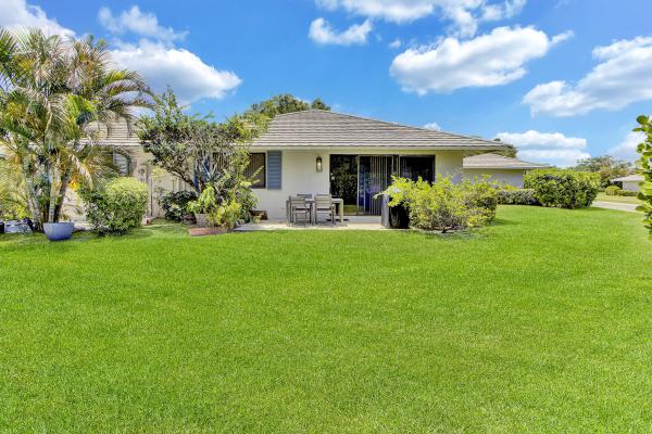 Club Cottages, 106 Club Dr, Palm Beach Gardens, Florida 33418, image 3