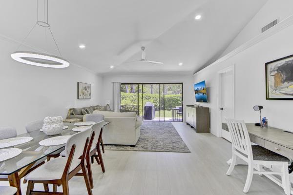 Club Cottages, 106 Club Dr, Palm Beach Gardens, Florida 33418, image 2