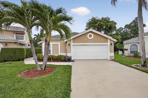 Beaconwood Village At Lacuna, 6064 Beaconwood Rd, Lake Worth, Florida 33467, image 2