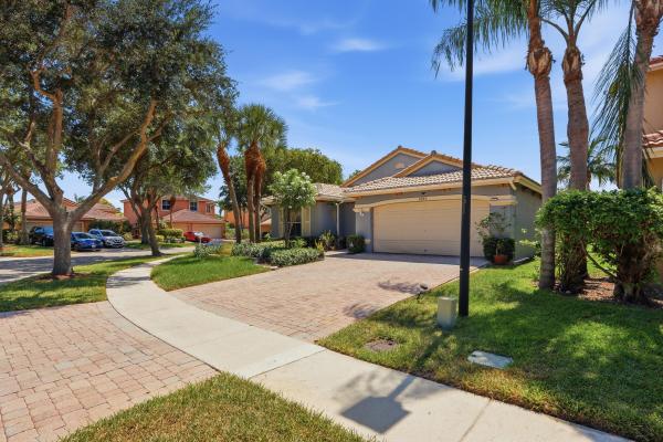 Superior At Lakes Of Laguna, 4342 Onega Cir, West Palm Beach, Florida 33409, image 1