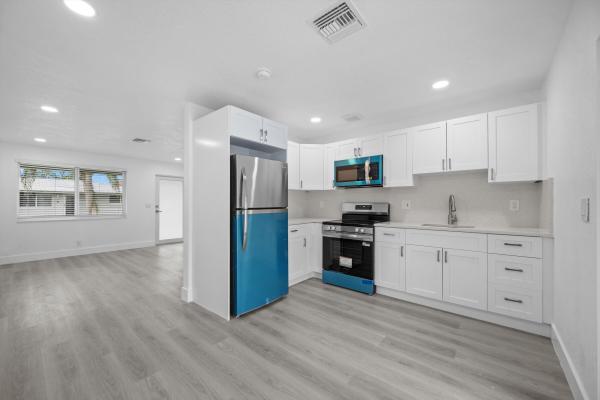 Palm Springs Village, 2807 Reo Ln #1, Palm Springs, Florida 33461, image 2
