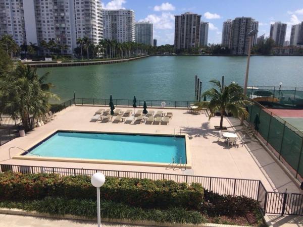 Commodore Plaza Century, 2780 NE 183rd St #1515, Aventura, Florida 33160, image 1