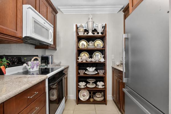Pompano Lodge, 800 Pine Dr #13, Pompano Beach, Florida 33060, image 1