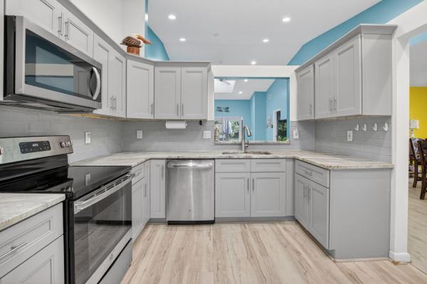 Huntington Pointe, 6082 Waldwick Cir, Delray Beach, Florida 33484, image 3