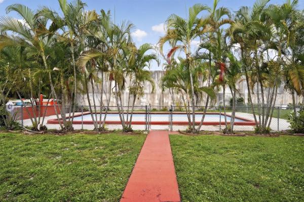 The Town Colony, 2918 Funston St #35B, Hollywood, Florida 33020, image 2