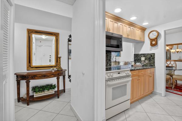 Boca Towers, 2121 N Ocean Blvd #805W, Boca Raton, Florida 33431, image 2