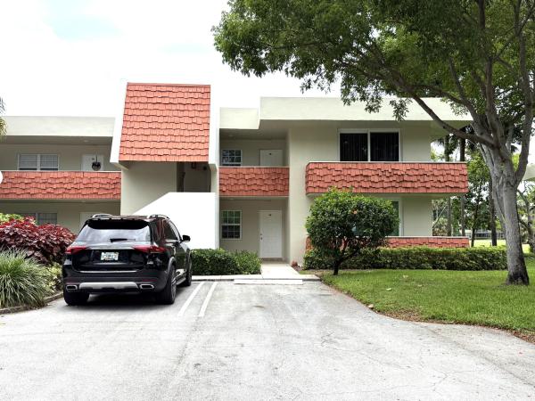 Palm-Aire Country Club 9, 907 Cypress Ter #201, Pompano Beach, Florida 33069, image 1