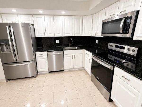 Palm-Aire Country Club 9, 907 Cypress Ter #201, Pompano Beach, Florida 33069, image 1