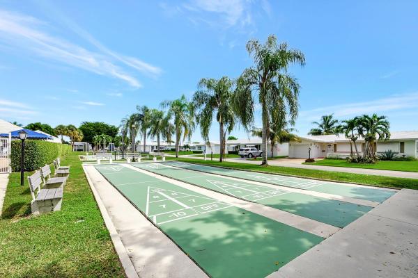 Palm Beach Leisureville, 131 Leisureville Blvd, Boynton Beach, Florida 33426, image 1