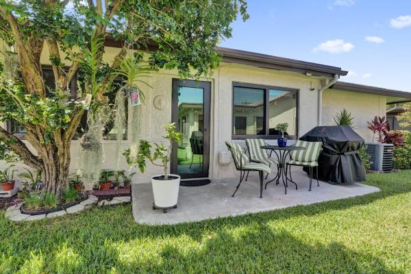 The Meadows Of Crystal Lake, 2042 SW 17th Cir, Deerfield Beach, Florida 33442, image 3