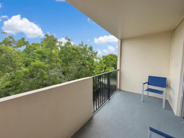 Boca View, 1000 Spanish River Rd #4P, Boca Raton, Florida 33432, image 2
