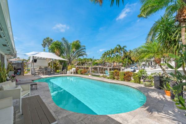Garden Isles, 240 SE 2nd Ave, Pompano Beach, Florida 33060, image 1