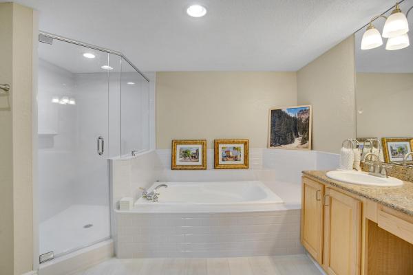 Pine Crest Village At Victoria Park, 1501 E Broward Blvd #705, Fort Lauderdale, Florida 33301, image 2