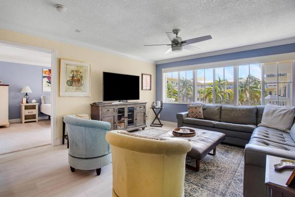Pine Crest Village At Victoria Park, 1501 E Broward Blvd #705, Fort Lauderdale, Florida 33301, image 2