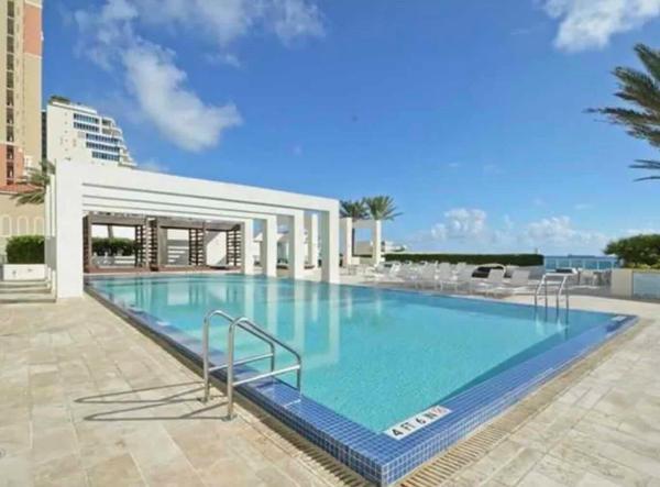 Las Olas Beach Club, 101 S Fort Lauderdale Beach Blvd #1706, Fort Lauderdale, Florida 33316, image 2