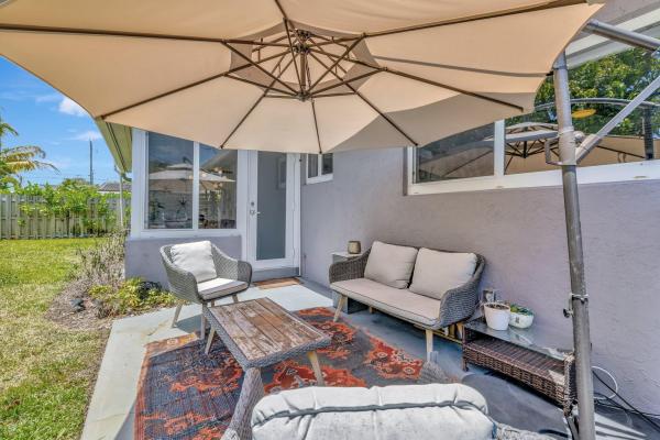 Sunset Manors, 14 NE 26th Ct, Wilton Manors, Florida 33334, image 2
