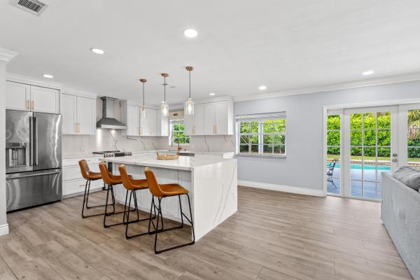 Maplewood, 10098 Ramblewood Dr, Coral Springs, Florida 33071, image 2