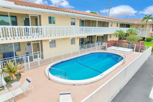 Tara Apartments, 2121 NE 68th St #209, Fort Lauderdale, Florida 33308, image 1