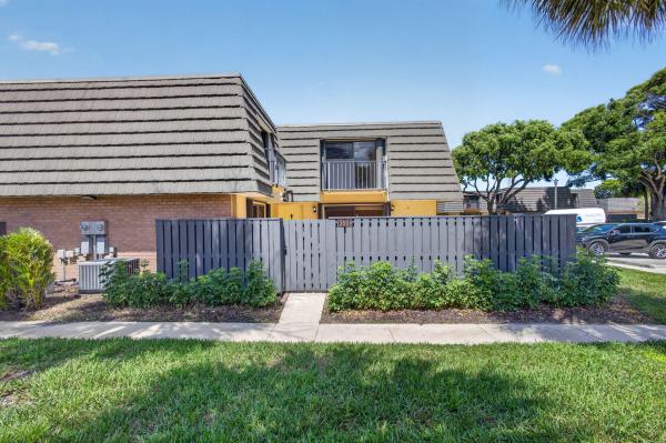 Village Of Sandalwood Lakes, 3501 35th Way, West Palm Beach, Florida 33407, image 2