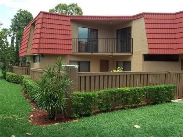 Banyan Lake, 8255 Severn Dr #D, Boca Raton, Florida 33433, image 3