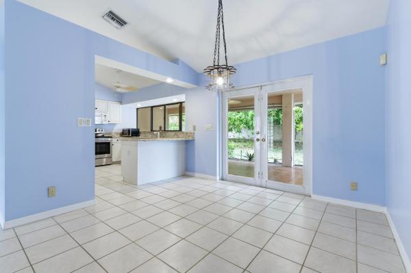 560 N Cypress Dr, Tequesta, Florida 33469, image 2
