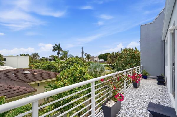 Lake Ridge, 1210 NE 11th Ave, Fort Lauderdale, Florida 33304, image 3