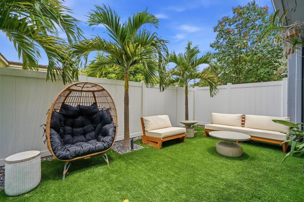 Lake Ridge, 1210 NE 11th Ave, Fort Lauderdale, Florida 33304, image 1