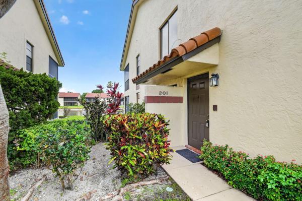 10231 N Circle Lake Dr #201, Boynton Beach, Florida 33437, image 3