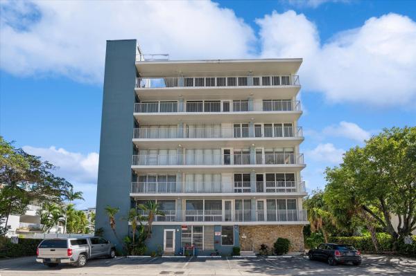 The Britannia, 524 Orton Ave #201, Fort Lauderdale, Florida 33304, image 2
