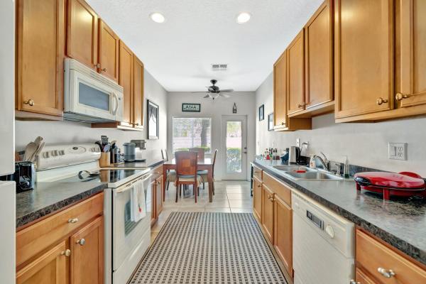 East Lake Village, 2061 SE Glen Ridge Dr, Port St. Lucie, Florida 34952, image 3