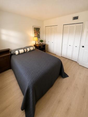 Oriole Golf & Tennis Club 2, 1050 Country Club Dr #303, Margate, Florida 33063, image 3