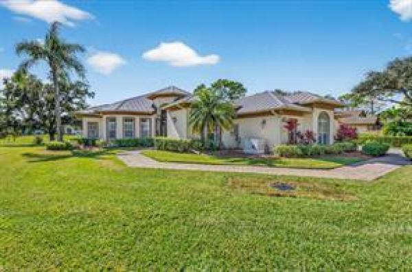 Meadowood Golf & Tennis Club, 3210 Bent Pine Dr, Fort Pierce, Florida 34951, image 3