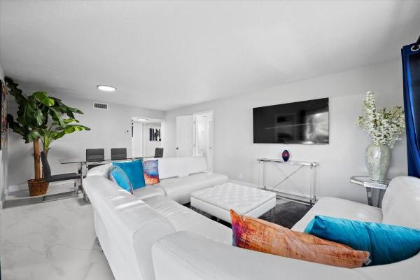 Tamberlane, 5500 Tamberlane Cir #105, Palm Beach Gardens, Florida 33418, image 1