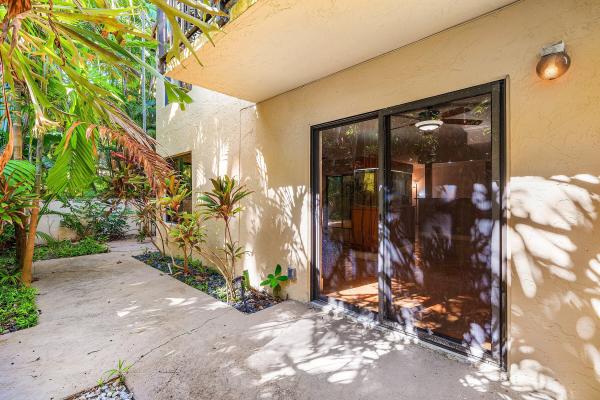 16 Via Lago, Boynton Beach, Florida 33435, image 3