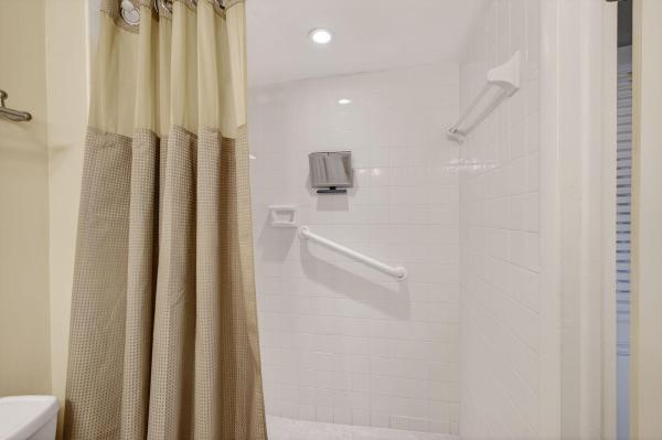 The Atrium At Palm Beach Shores, 145 S Ocean Ave #219, Palm Beach Shores, Florida 33404, image 2