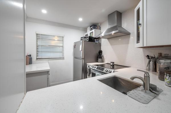 Poinciana Place Of Pine Island Ridge, 9430 Poinciana Pl #110, Davie, Florida 33324, image 1