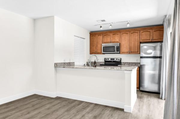 Pineapple Walk, 22300 Pineapple Walk Dr, Boca Raton, Florida 33433, image 3