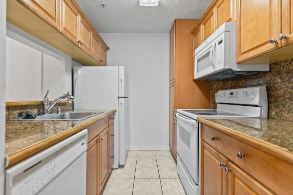 Boynton Landings, 2317 N Congress Ave #24, Boynton Beach, Florida 33426, image 2