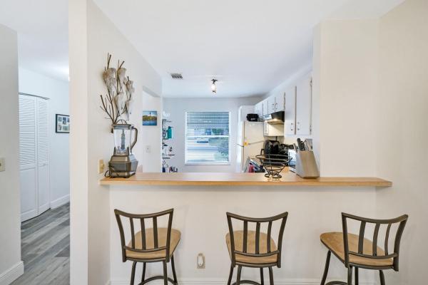 Jupiter Village, 113 Pinewood Ct, Jupiter, Florida 33458, image 2